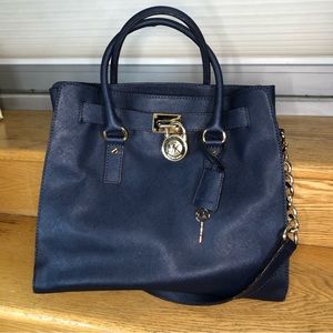 MICHAEL KORS HAMILTON SAFFIANO LEATHER LARGE TOTE- NAVY Blue